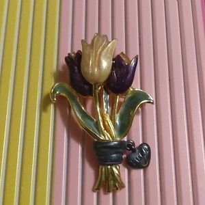 Vtg tulips pin brooch luck